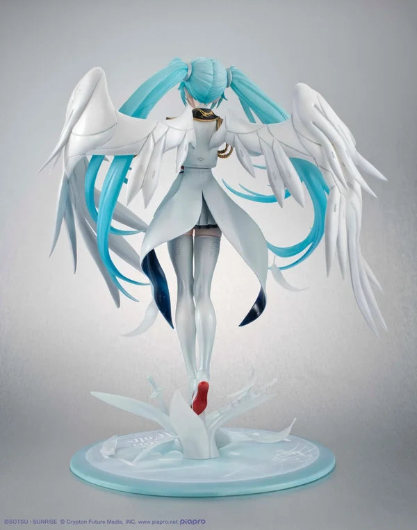 Lucrea Hatsune Miku x Wing Gundam Zero Endless Waltz (Gundam 45th Anniversary Ver.) by MegaHouse