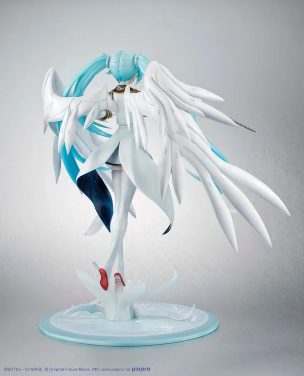 Lucrea Hatsune Miku x Wing Gundam Zero Endless Waltz (Gundam 45th Anniversary Ver.) by MegaHouse